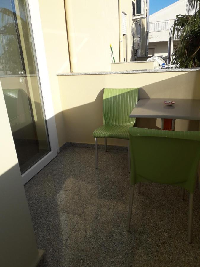 Il Giardino Fiorito Casa Vacanze ألغيرو المظهر الخارجي الصورة