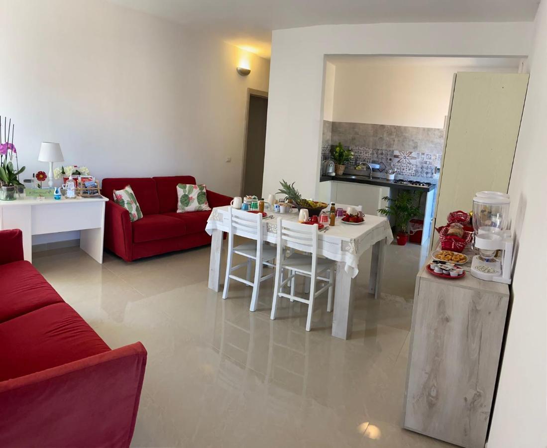 Il Giardino Fiorito Casa Vacanze ألغيرو المظهر الخارجي الصورة